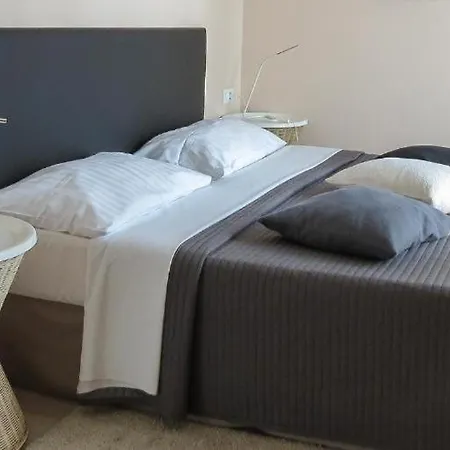 In The Center Near The Beach Bed & Breakfast Zadar